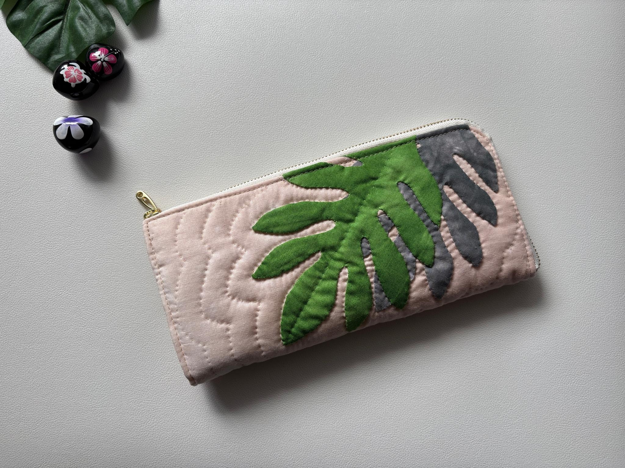 Ｌ字ファスナー長財布 ラウアエの木陰【マチ付き♪】　ハワイアンキルト