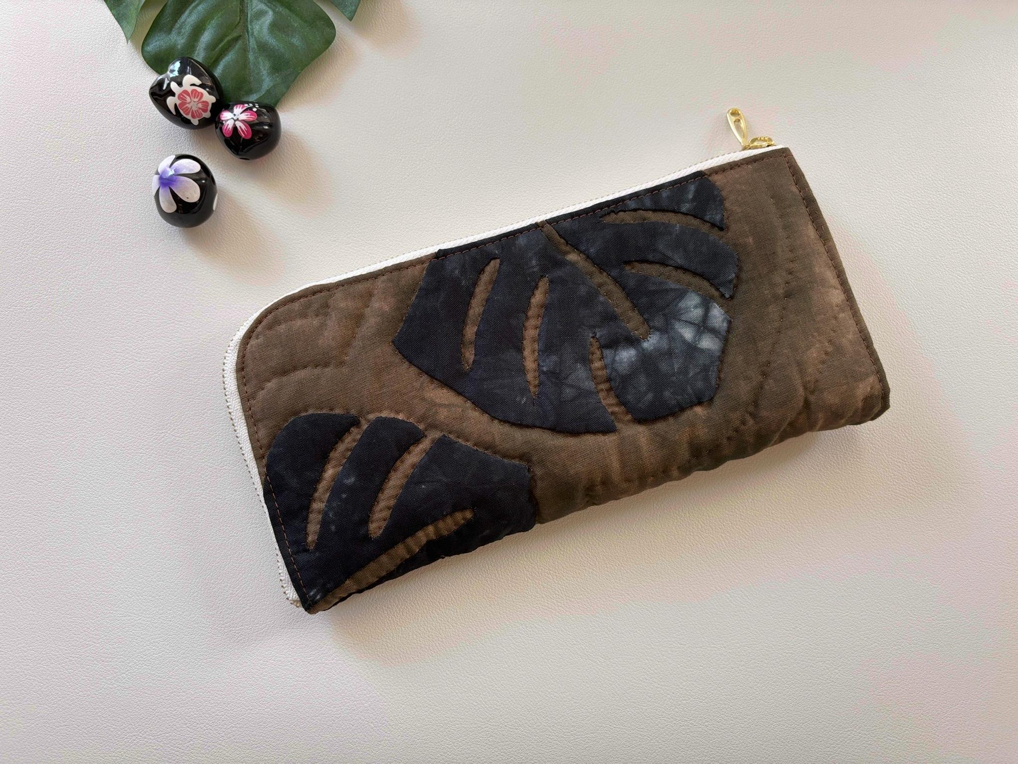 L字ファスナー長財布 コーヒーブラウンモンステラ ハワイアンキルト | 2枚目